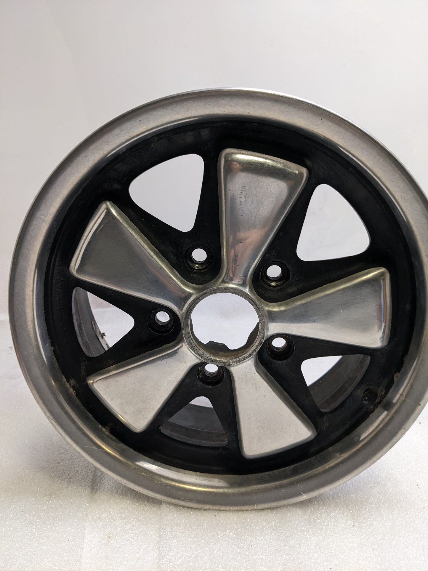 PORSCHE 6X15 IN 5 LUG 38MM OFFSET WHEEL SET FOR 912/911 USED B2