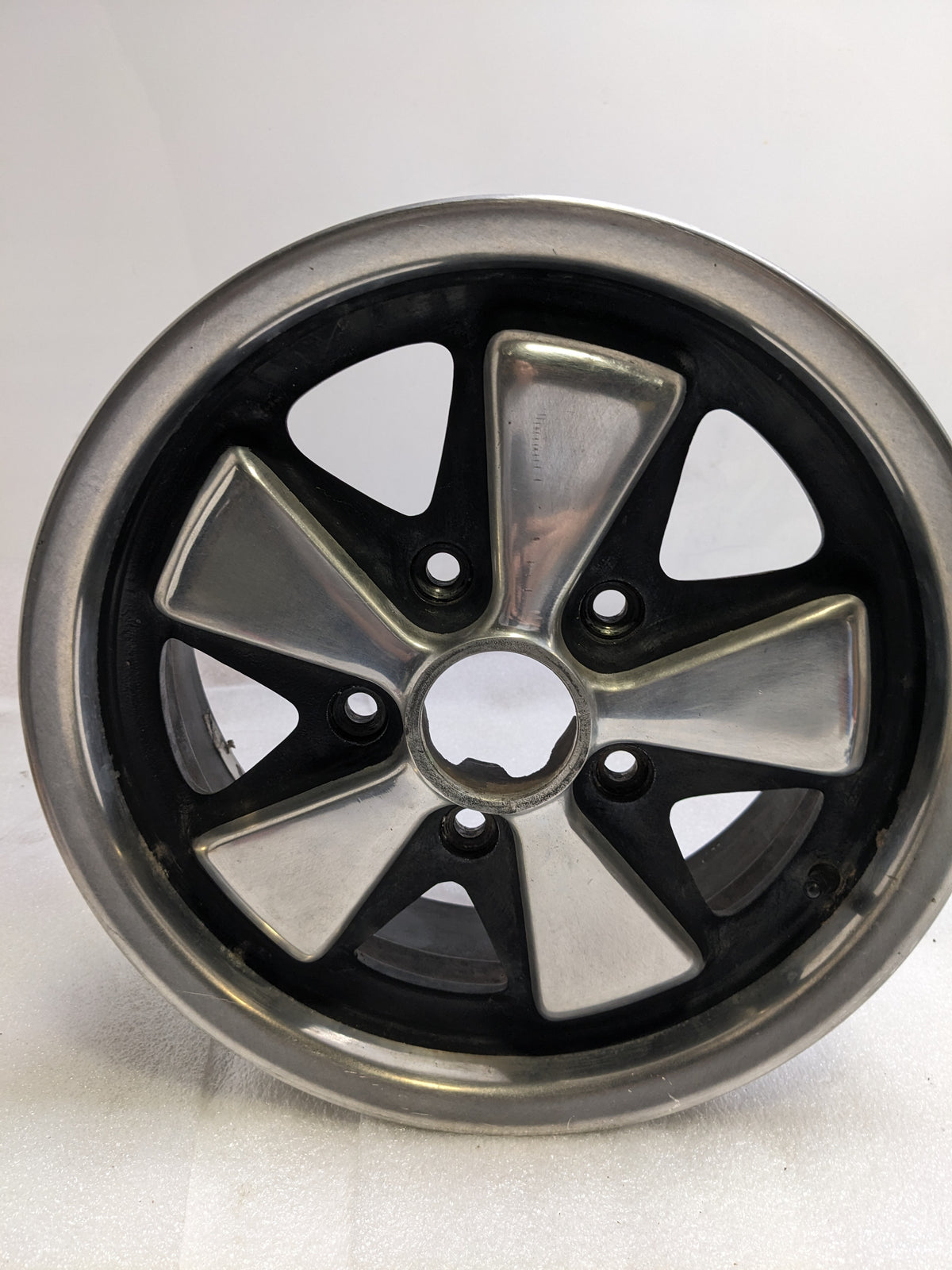 PORSCHE 6X15 IN 5 LUG 38MM OFFSET WHEEL SET FOR 912/911 USED B2