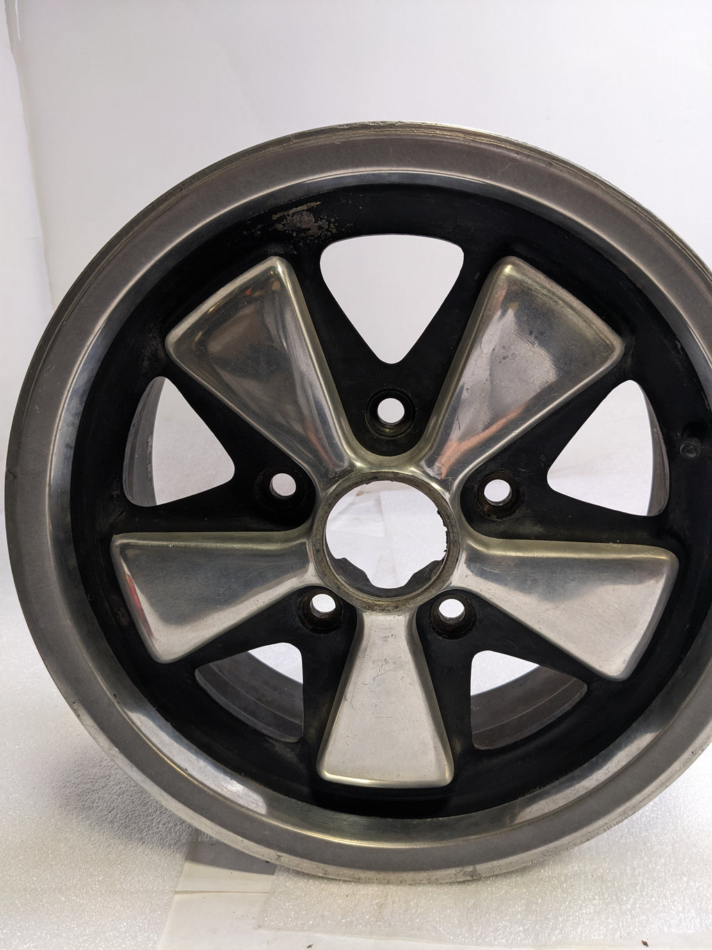 PORSCHE 6X15 IN 5 LUG 38MM OFFSET WHEEL SET FOR 912/911 USED B2