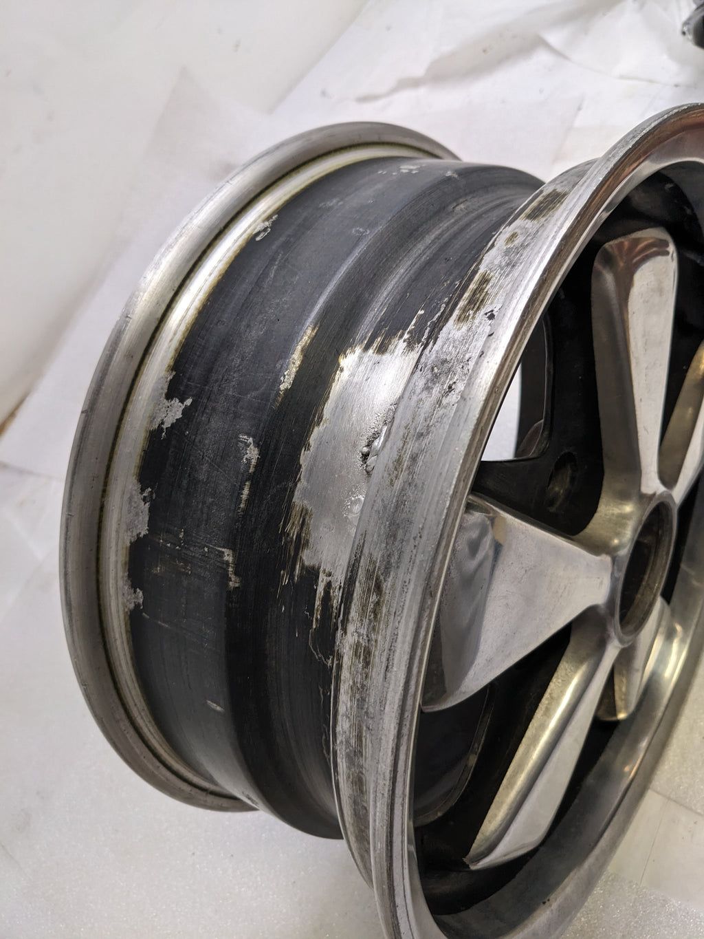 PORSCHE 6X15 IN 5 LUG 38MM OFFSET WHEEL SET FOR 912/911 USED B2
