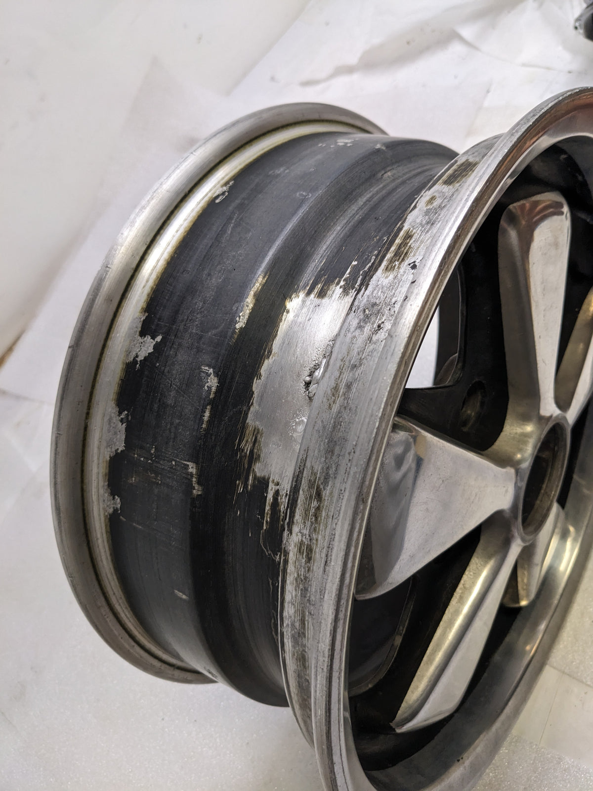 PORSCHE 6X15 IN 5 LUG 38MM OFFSET WHEEL SET FOR 912/911 USED B2