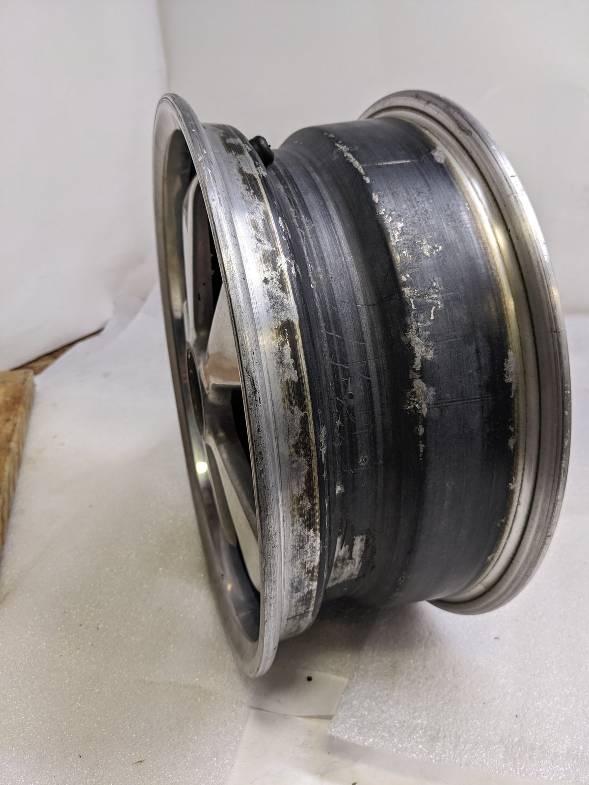PORSCHE 6X15 IN 5 LUG 38MM OFFSET WHEEL SET FOR 912/911 USED B2