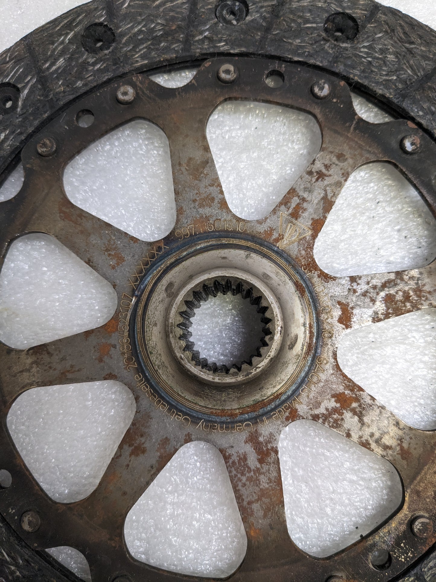 PORSCHE 99711601310 CLUTCH DISC FOR 1999-2008 911 USED R21T5