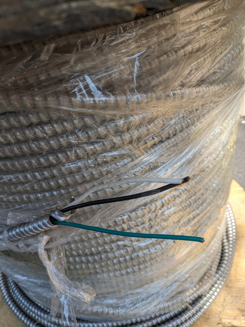 SOUTHWIRE 69114702 12/2 STRANDED CU BLCK/WHT/GRN AIA MC 600V 1000FT ARMORLITE CABLE
