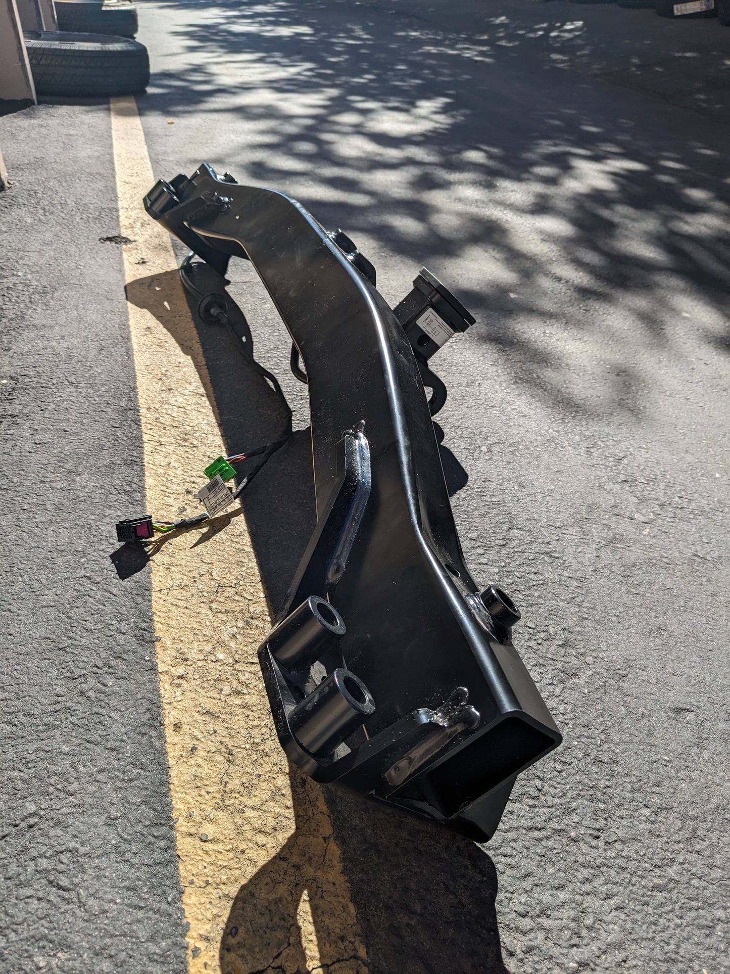 PORSCHE 95872200400 TRAILER HITCH FOR 2011-2018 CAYENNE NEW B2