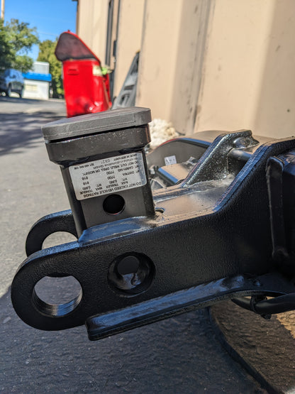 PORSCHE 95872200400 TRAILER HITCH FOR 2011-2018 CAYENNE NEW B2