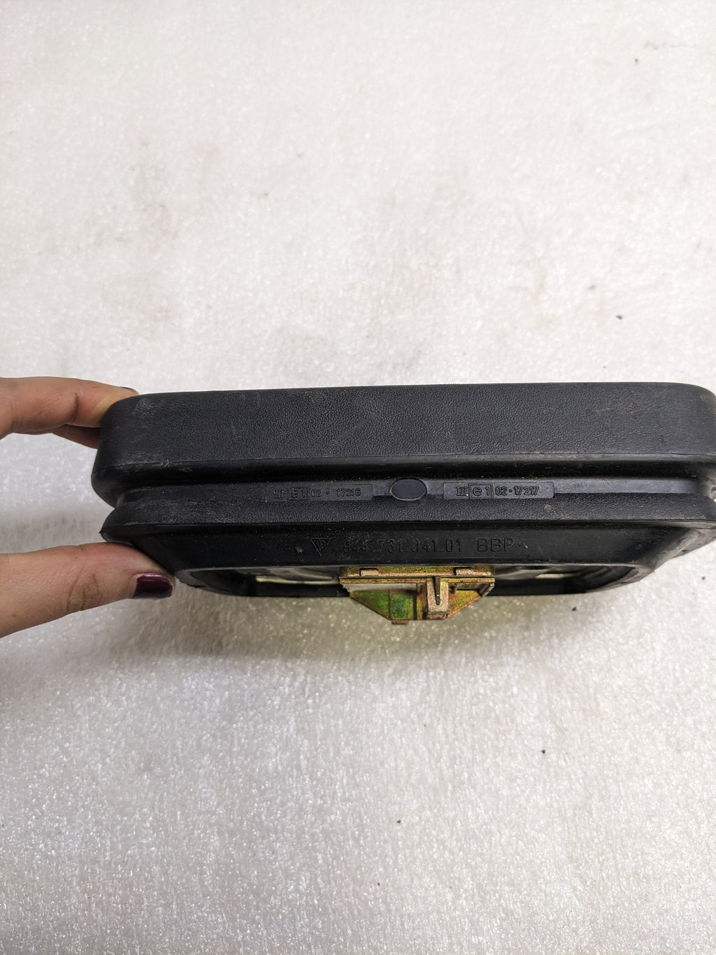 PORSCHE 94473104101 MIRROR COVER HOUSING LEFT FOR 911/928/944/924 USED R23T6