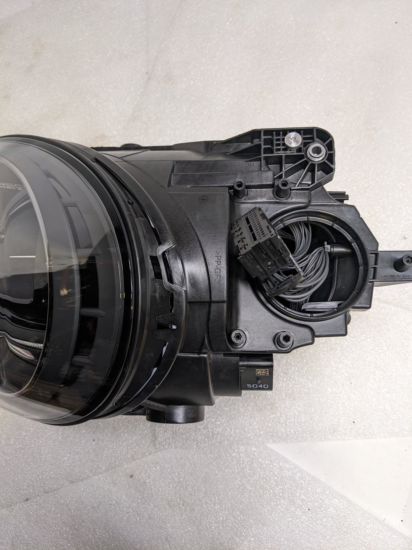 PORSCHE 9P5941681B LED HEADLIGHT WITH MATRIX BEAM FOR 2020-2021 992 TURBO NEW SR