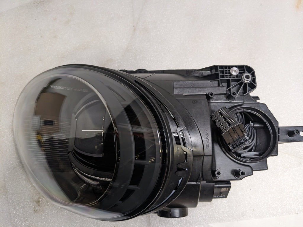 PORSCHE 9P5941681B LED HEADLIGHT WITH MATRIX BEAM FOR 2020-2021 992 TURBO NEW SR