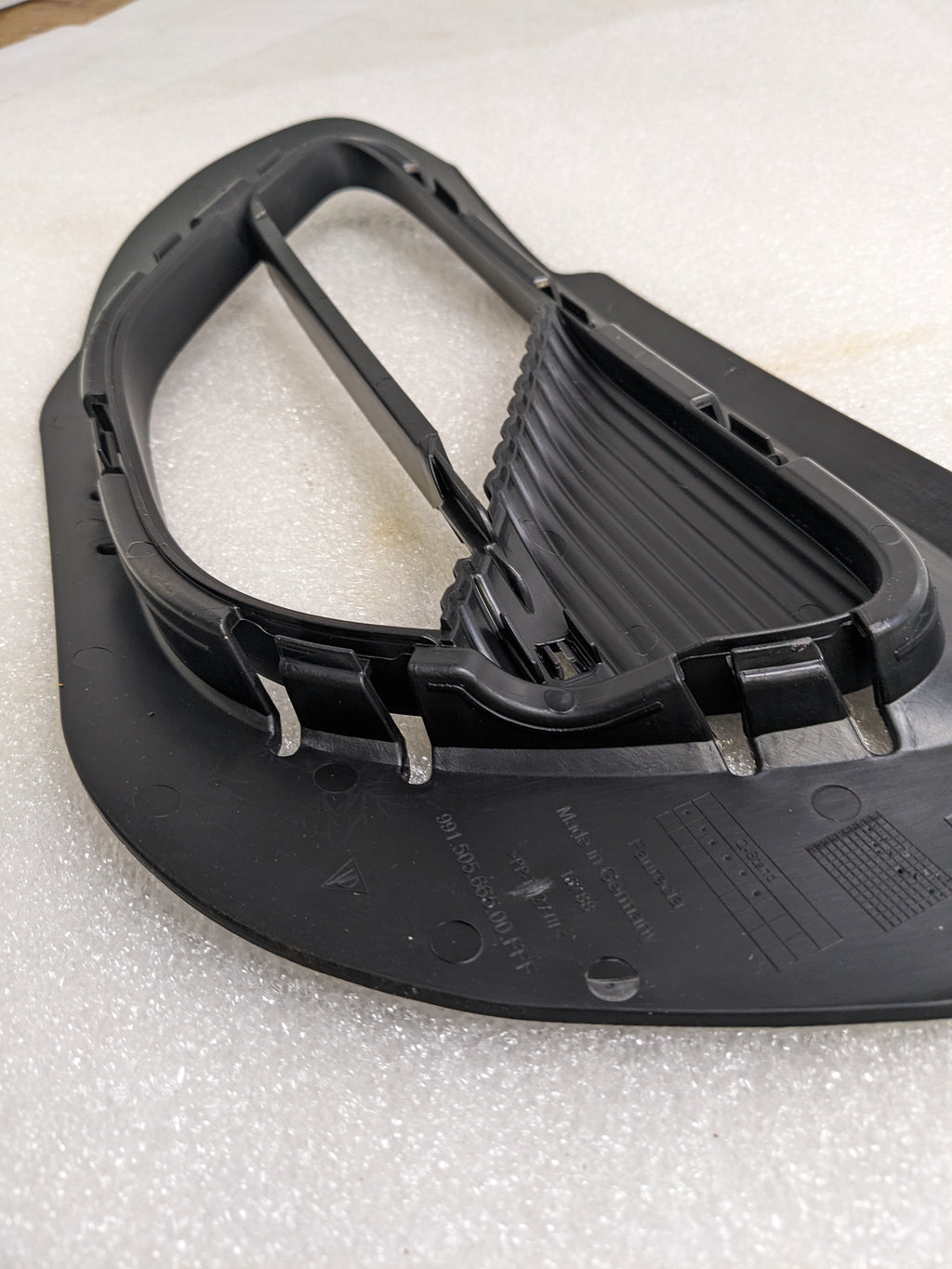 PORSCHE 991505665001E0 RADIATOR SUPPORT AIR DUCT FOR 2014-2016 911 NEW R20