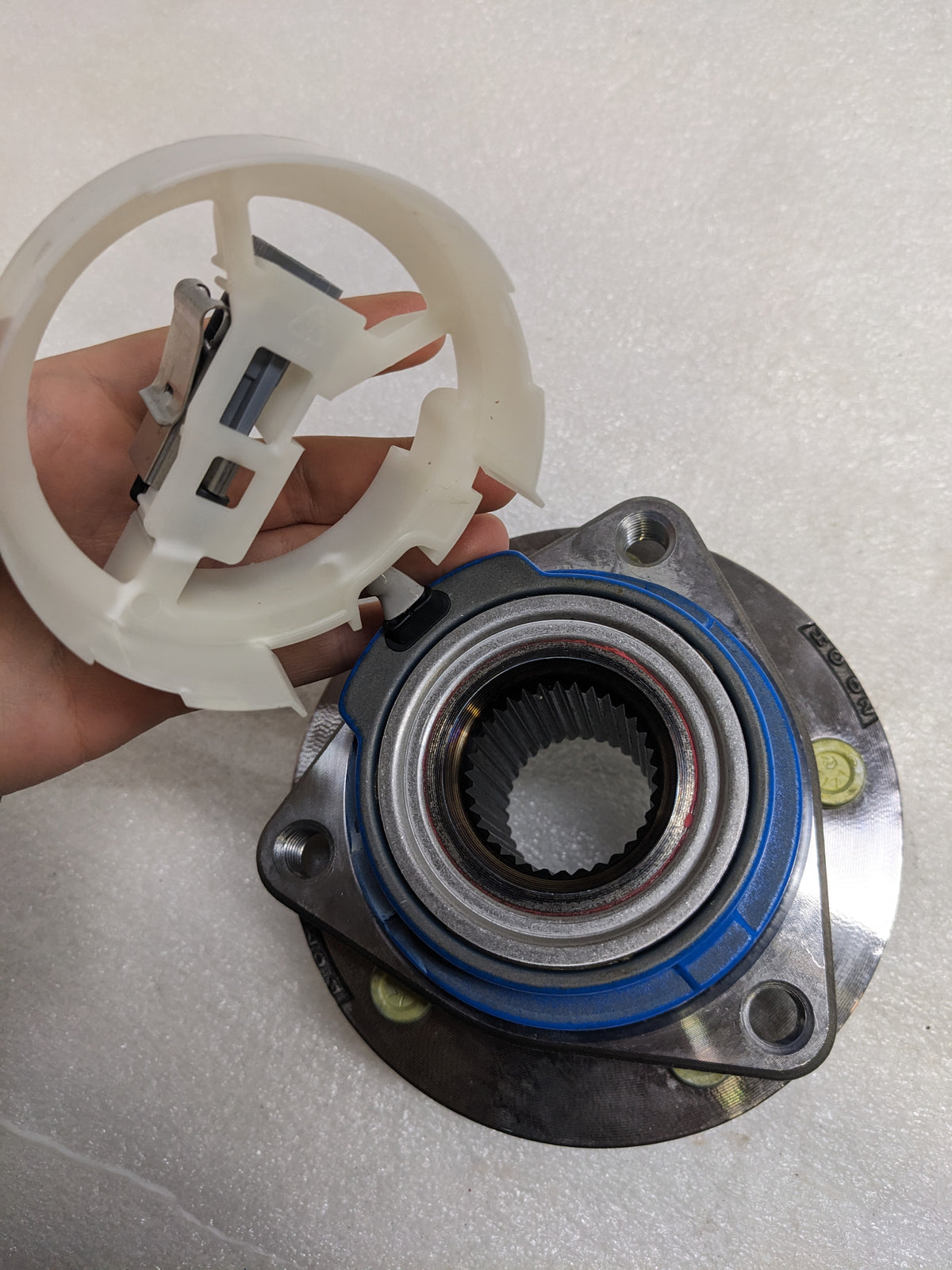 TIMKEN 513121 WHEEL BEARING AND HUB ASSEMBLY NEW R7