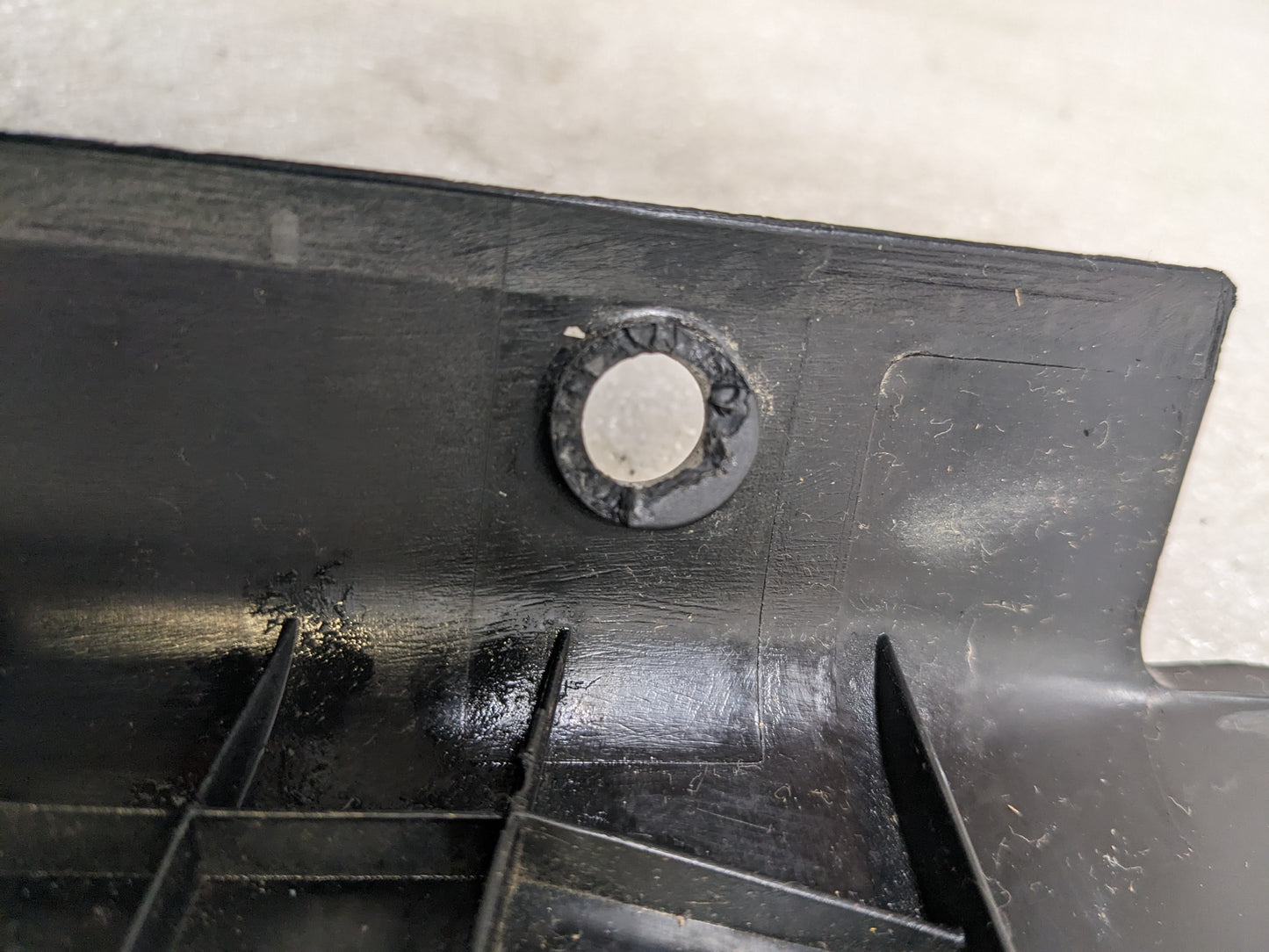 PORSCHE 92852114802 PLASTIC COVER FOR FRONT SEAT HINGE FOR 1986-1995 928 USED R23T6