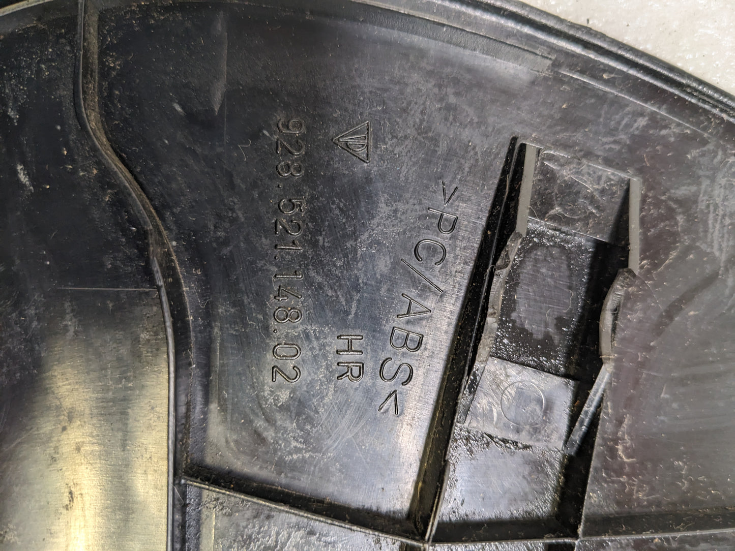 PORSCHE 92852114802 PLASTIC COVER FOR FRONT SEAT HINGE FOR 1986-1995 928 USED R23T6