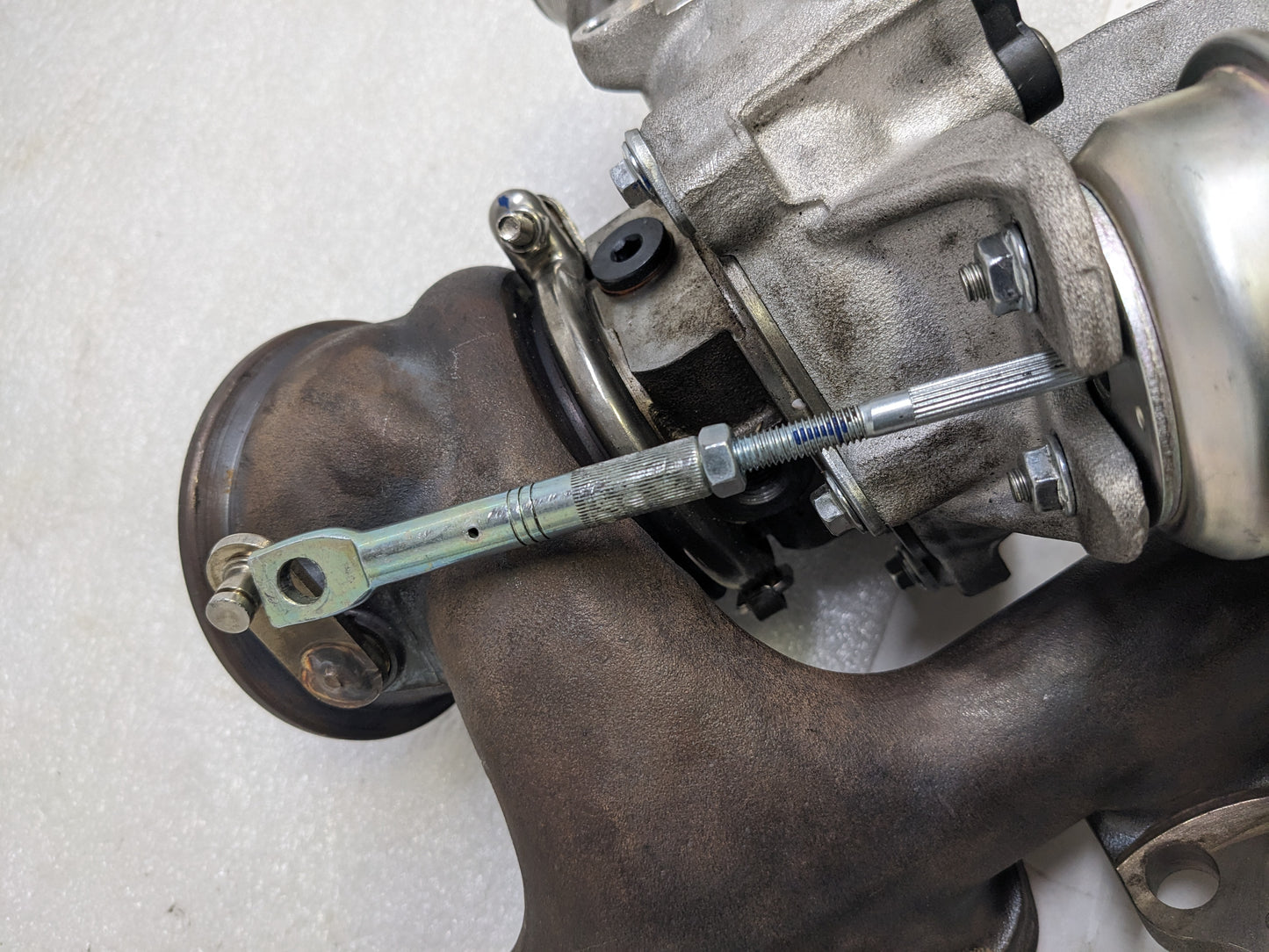 GENUINE GM 55565353 TURBOCHARGER 18.6 X 16.6 X 12.4 INCHES NEW E2