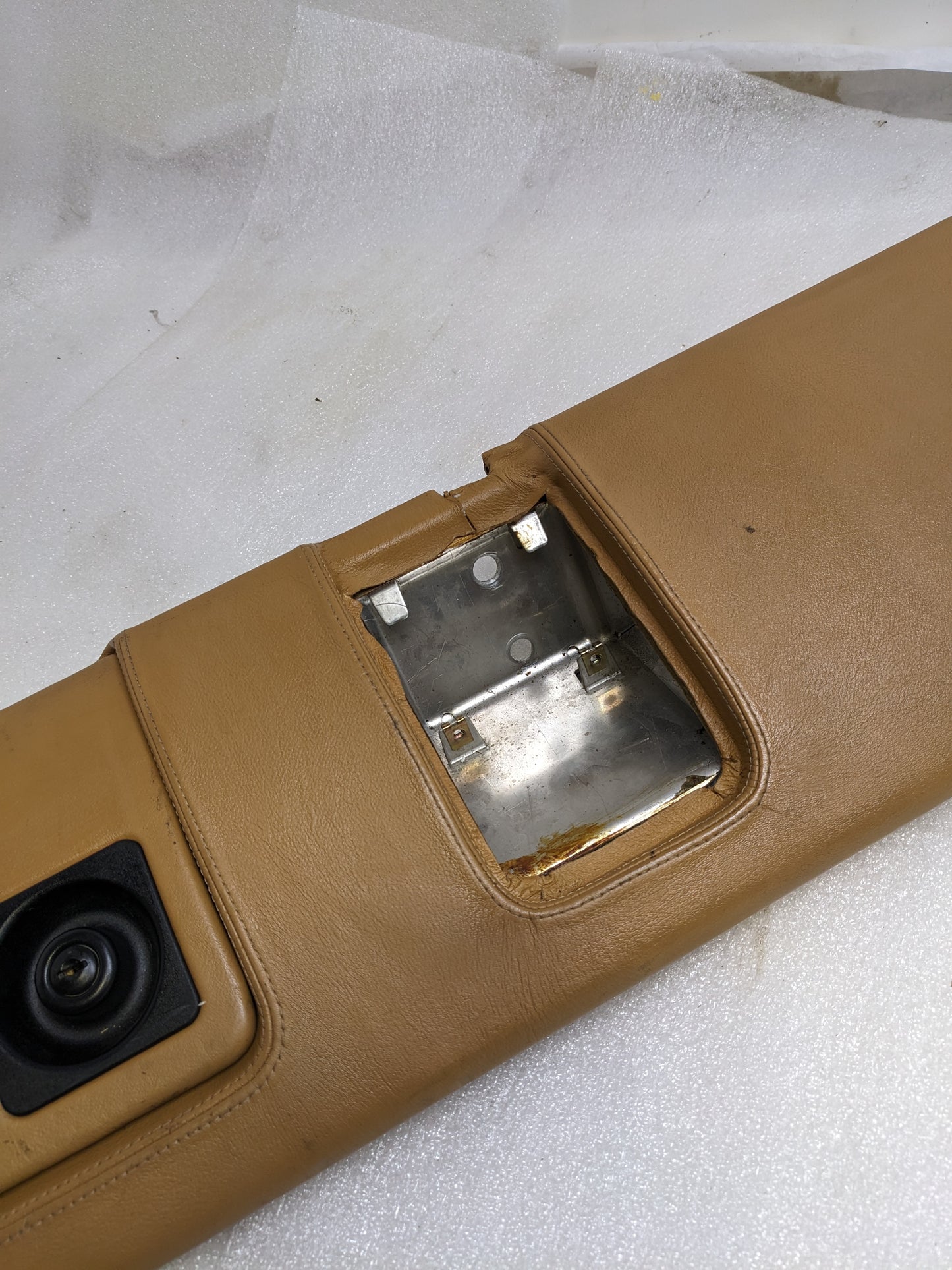 PORSCHE BEIGE LEAHTER LOWER DASH PANEL FOR 993 USED SR