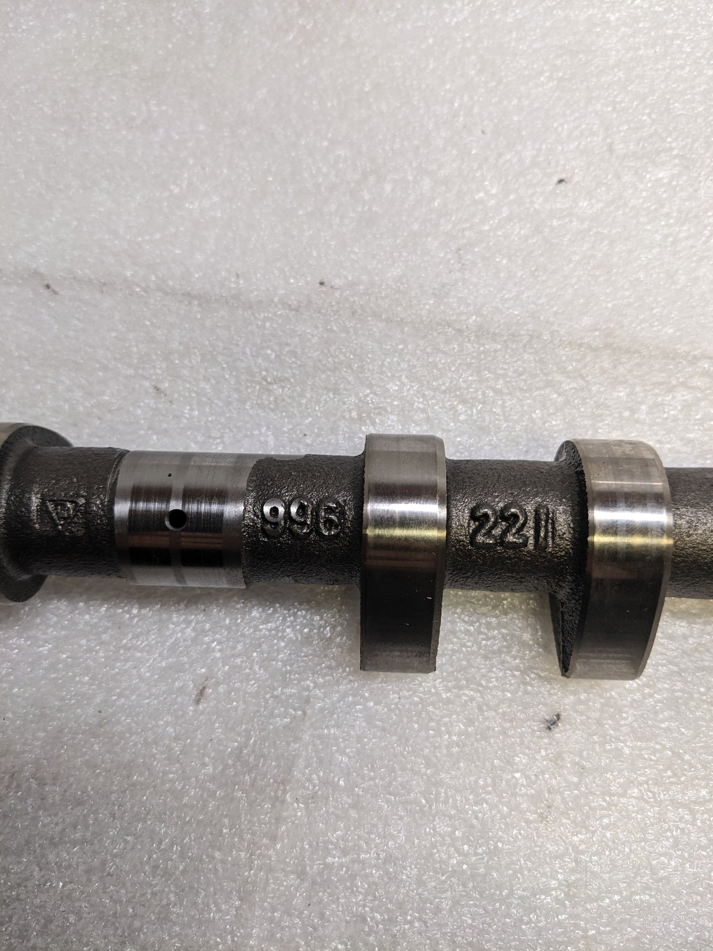 PORSCHE 99622171617 INTAKE CAMSHAFT 22155/3.2/3.4 USED R23