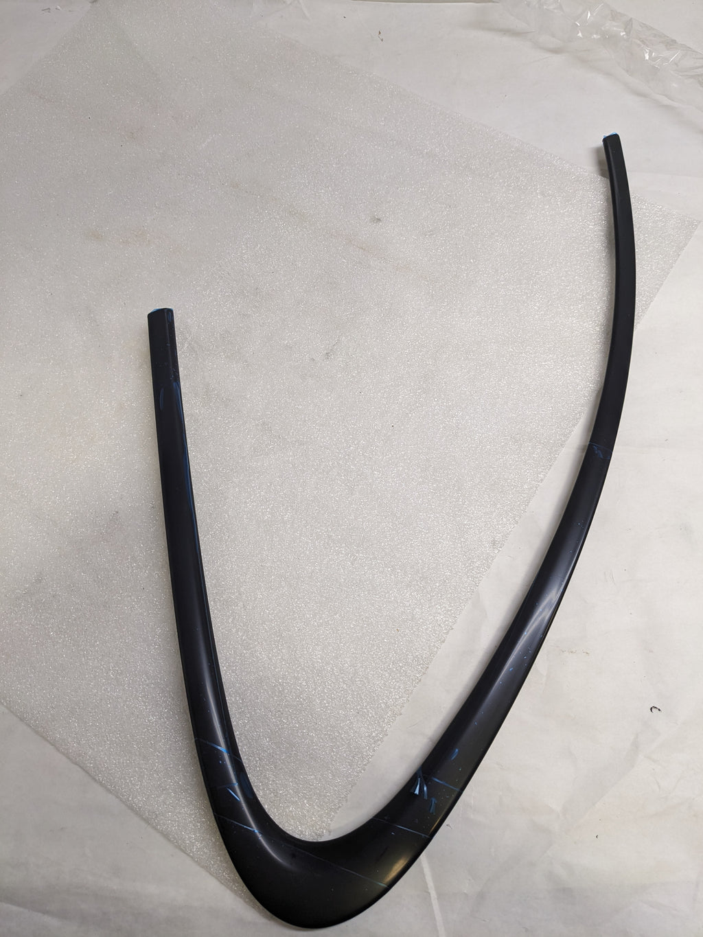 PORSCHE 95855999502GW1 GLASS MOLDING FOR 2014-2018 CAYENNE BLACK NEW R23