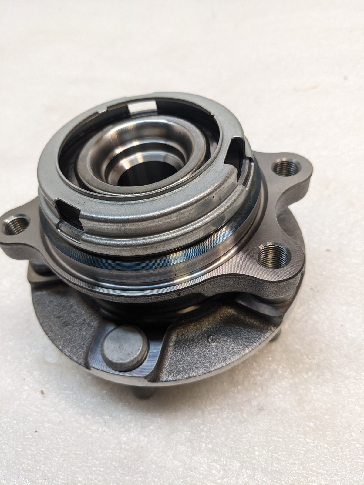 NISSAN 40202-EG06C HUB ROAD WHEEL FRONT NEW R11TB