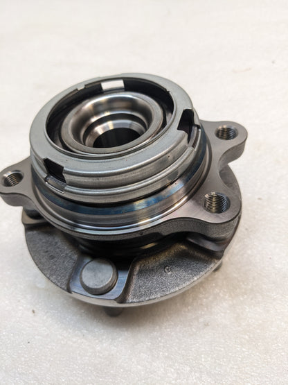 NISSAN 40202-EG06C HUB ROAD WHEEL FRONT NEW R11TB