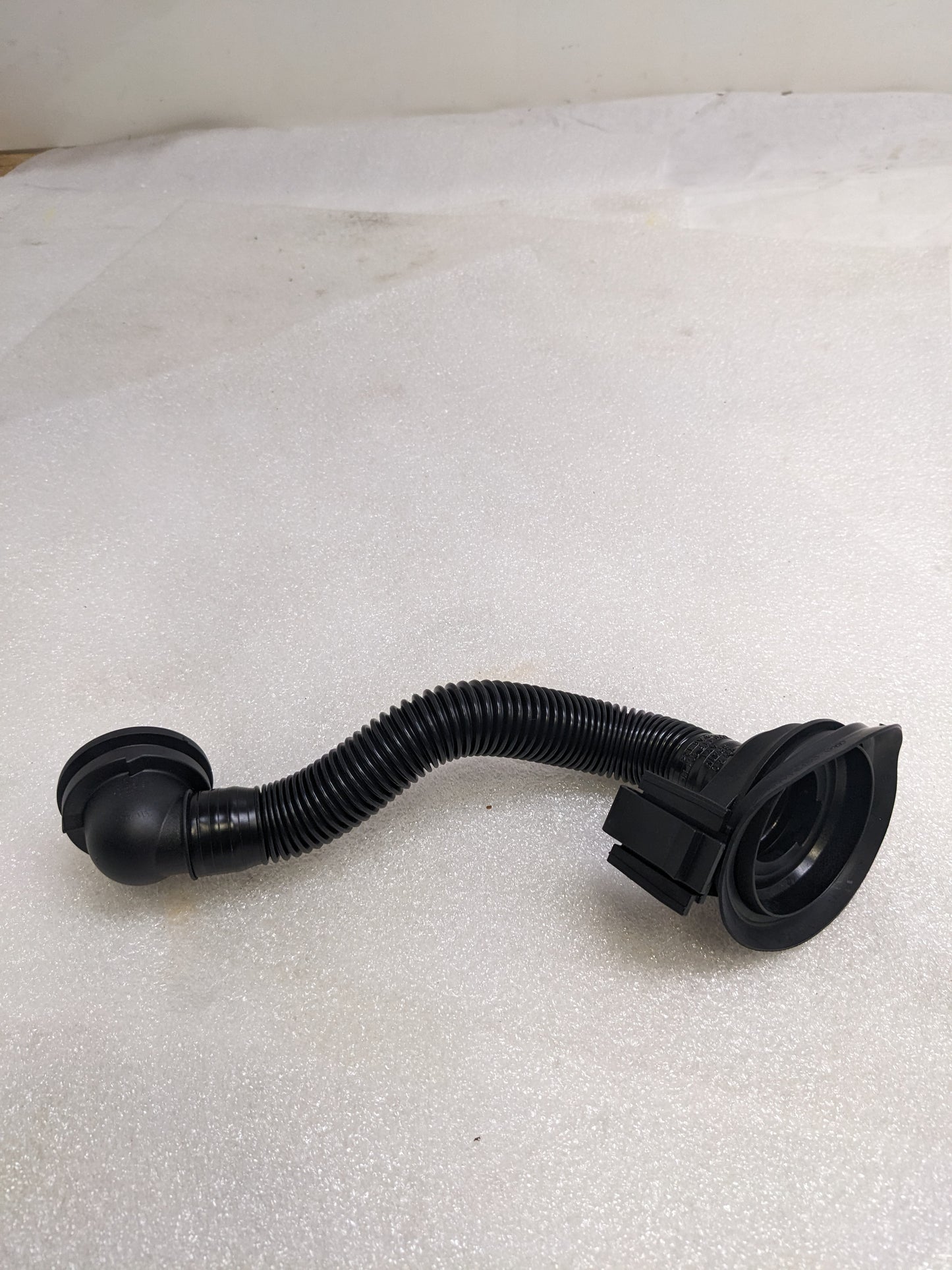 PORSCHE PAB11530100 ENGINE OIL FILLER TUBE FOR 2019-2023 CAYENNE NEW R21
