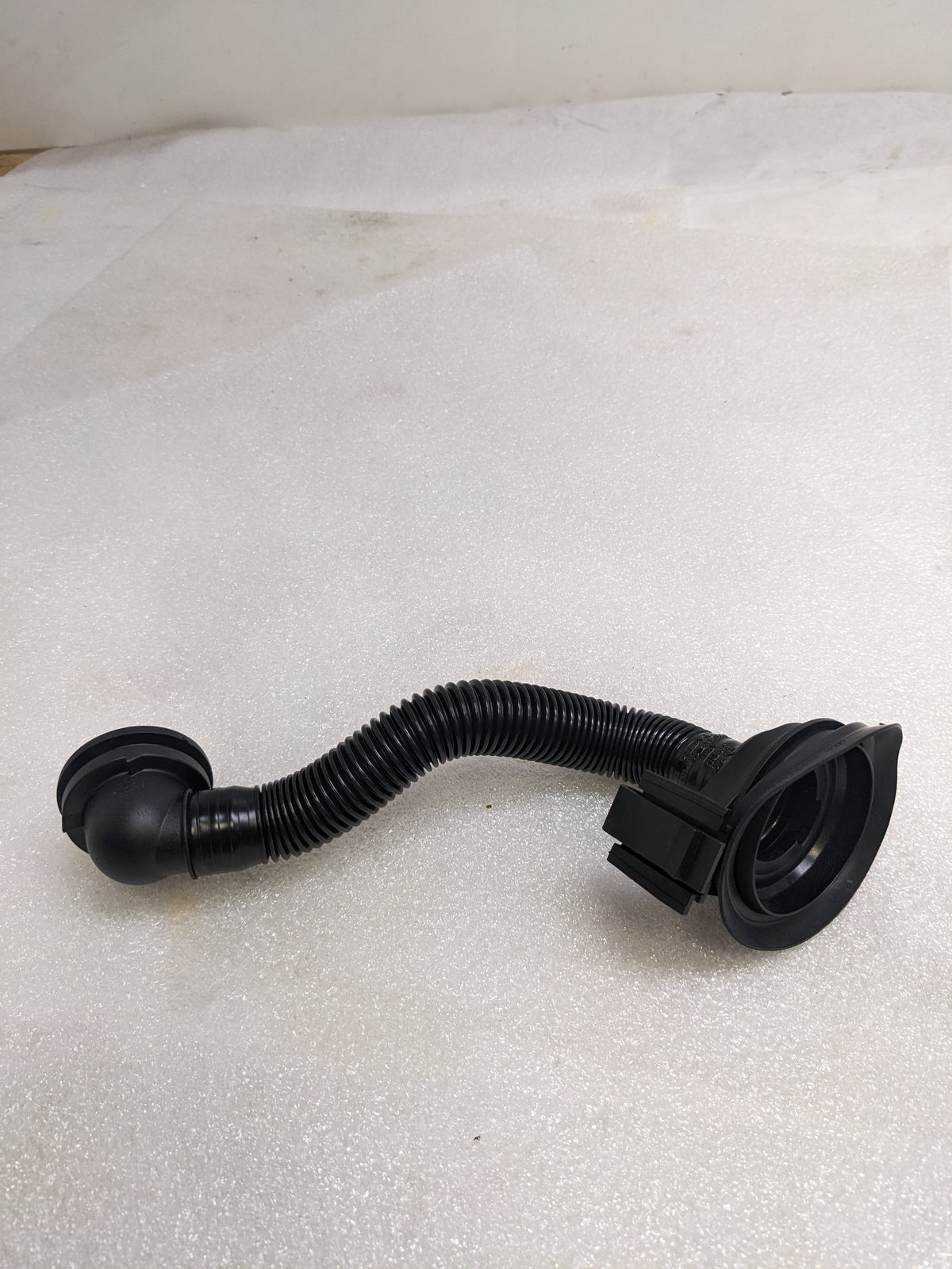 PORSCHE PAB11530100 ENGINE OIL FILLER TUBE FOR 2019-2023 CAYENNE NEW R21