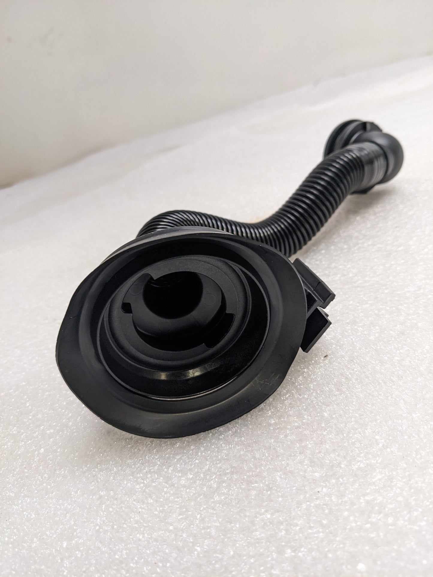 PORSCHE PAB11530100 ENGINE OIL FILLER TUBE FOR 2019-2023 CAYENNE NEW R21