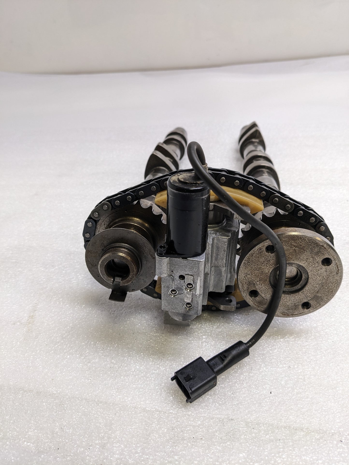 PORSCHE 996105053 CAMSHAFTS W/ ADJUSTER FOR BOXSTER 986/911/996 USED R21