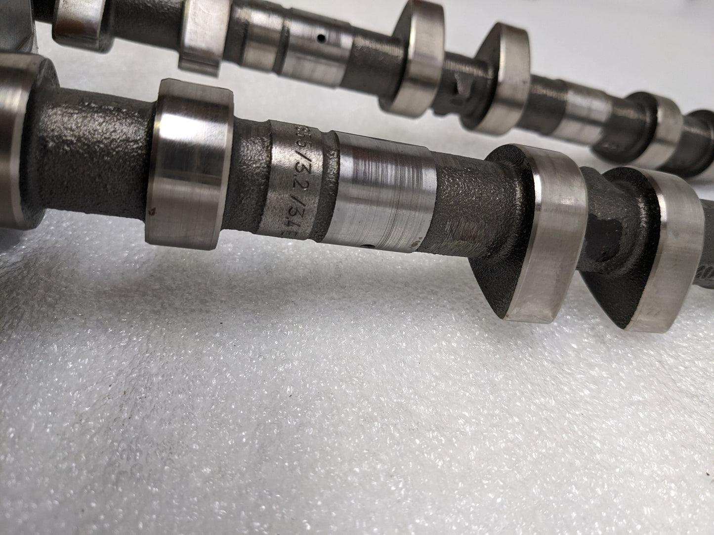 PORSCHE 996105053 CAMSHAFTS W/ ADJUSTER FOR BOXSTER 986/911/996 USED R21