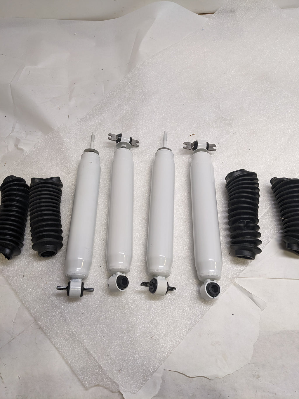 ROUGH COUNTRY 5042/658512 FRONT AND REAR SHOCK SET NEW SR