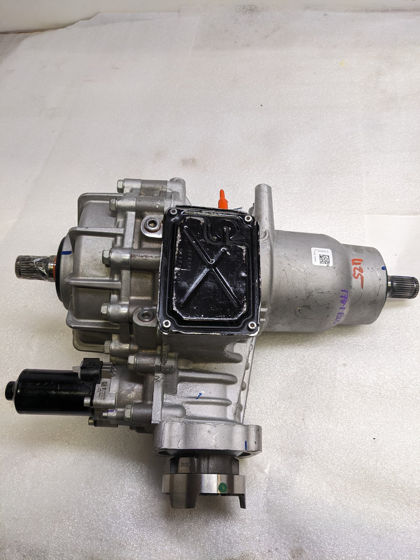 GENUINE MOPAR 68550586AA REAR AXLE DIFFERENTIAL NEW I2