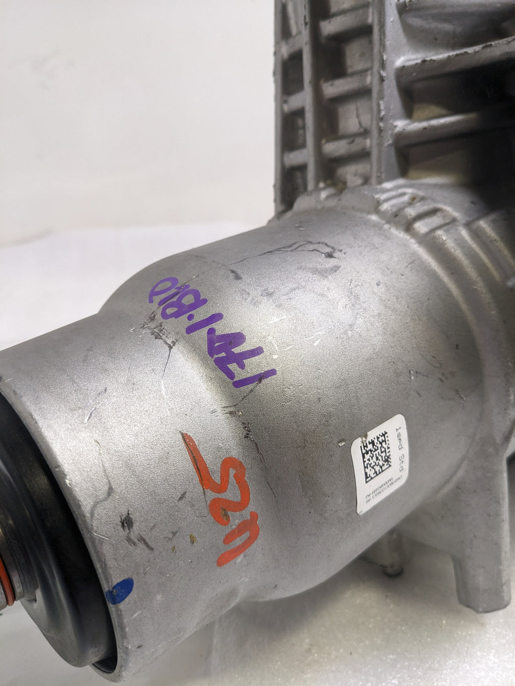 GENUINE MOPAR 68550586AA REAR AXLE DIFFERENTIAL NEW I2