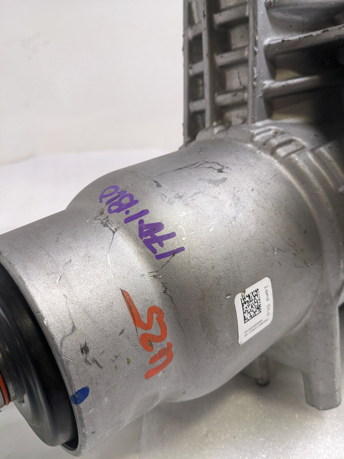 GENUINE MOPAR 68550586AA REAR AXLE DIFFERENTIAL NEW I2
