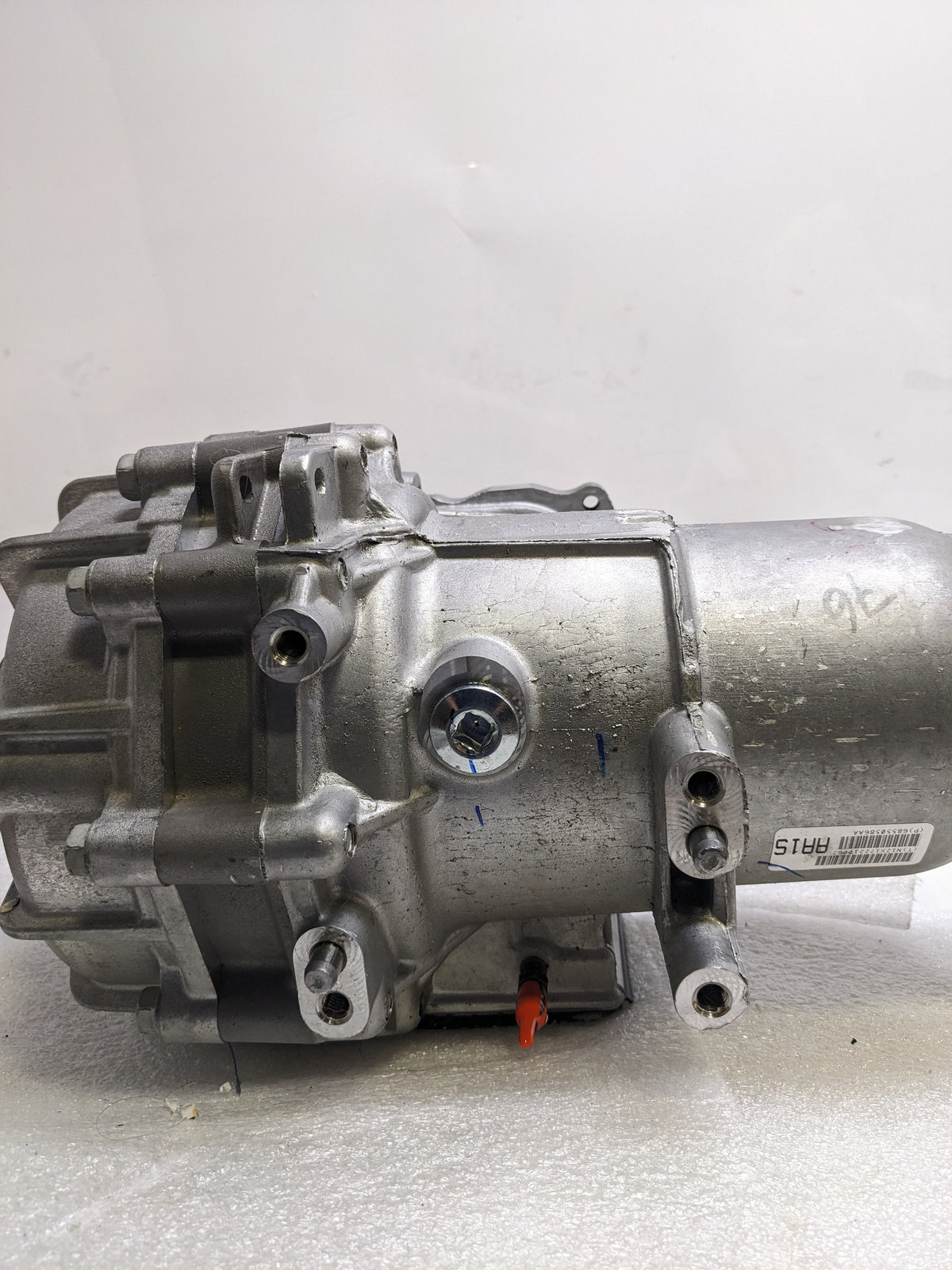 GENUINE MOPAR 68550586AA REAR AXLE DIFFERENTIAL NEW I2