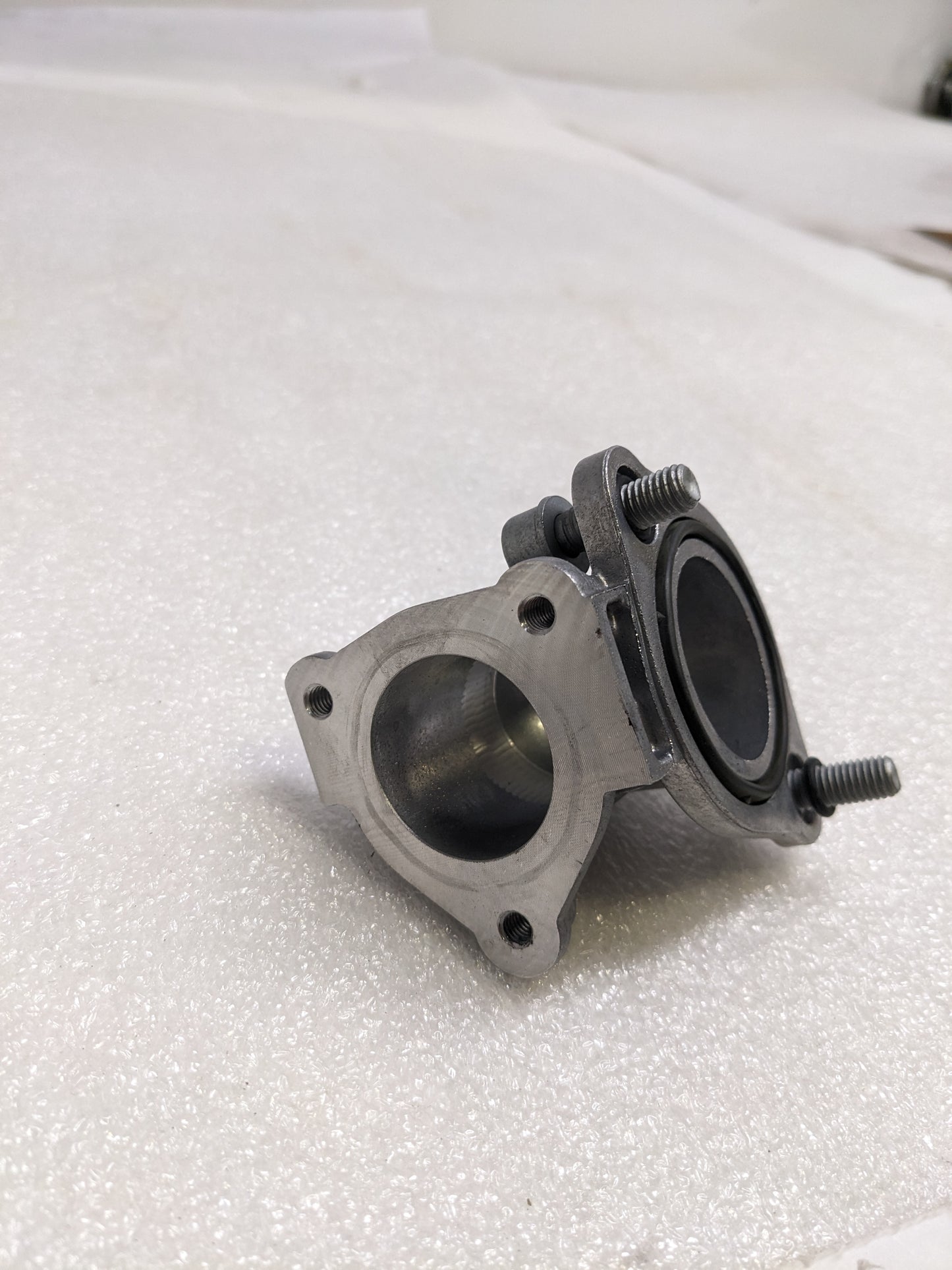 PORSCHE 95510613400 COOLANT FLANGE CYLINDER HEAD FOR 2008-2018 CAYENNE NEW R23T2