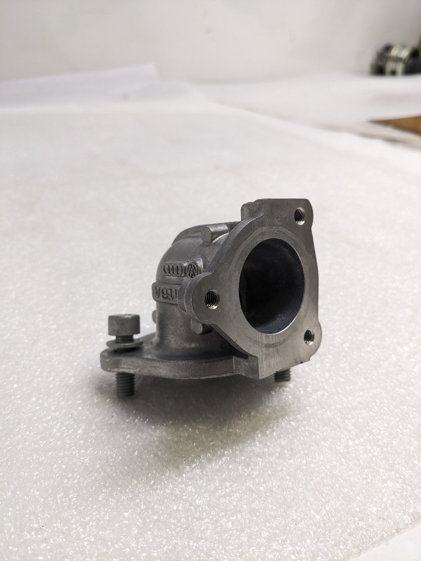 PORSCHE 95510613400 COOLANT FLANGE CYLINDER HEAD FOR 2008-2018 CAYENNE NEW R23T2