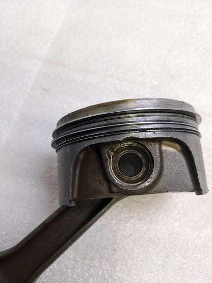 PORSCHE 9961031027R CONNECTING ROD W/ PISTON FOR 911/996 1999-2001 USED R24