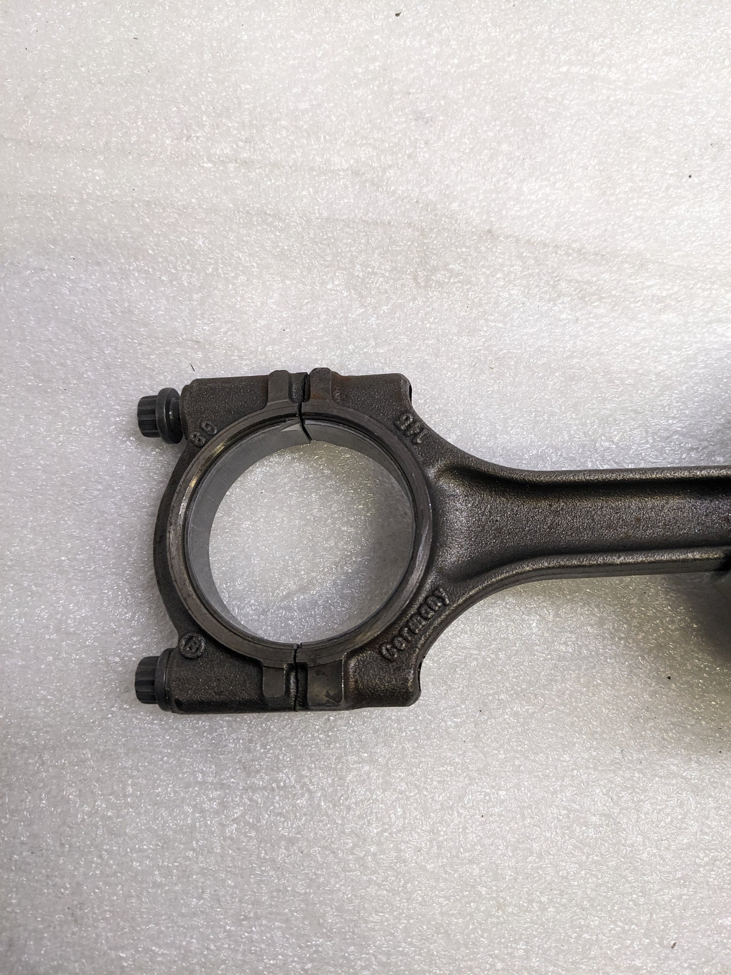 PORSCHE 9961031027R CONNECTING ROD W/ PISTON FOR 911/996 1999-2001 USED R24