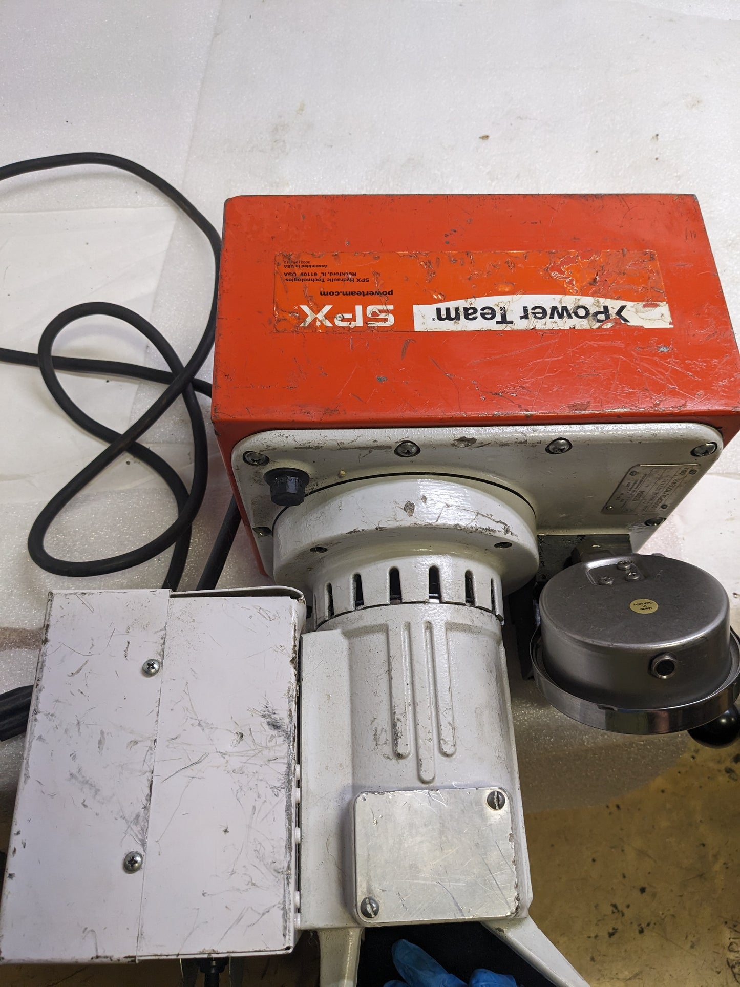 POWER TEAM 65804 SPX ELECTRIC PUMP MODEL C 110/115V 50/60HZ USED B2