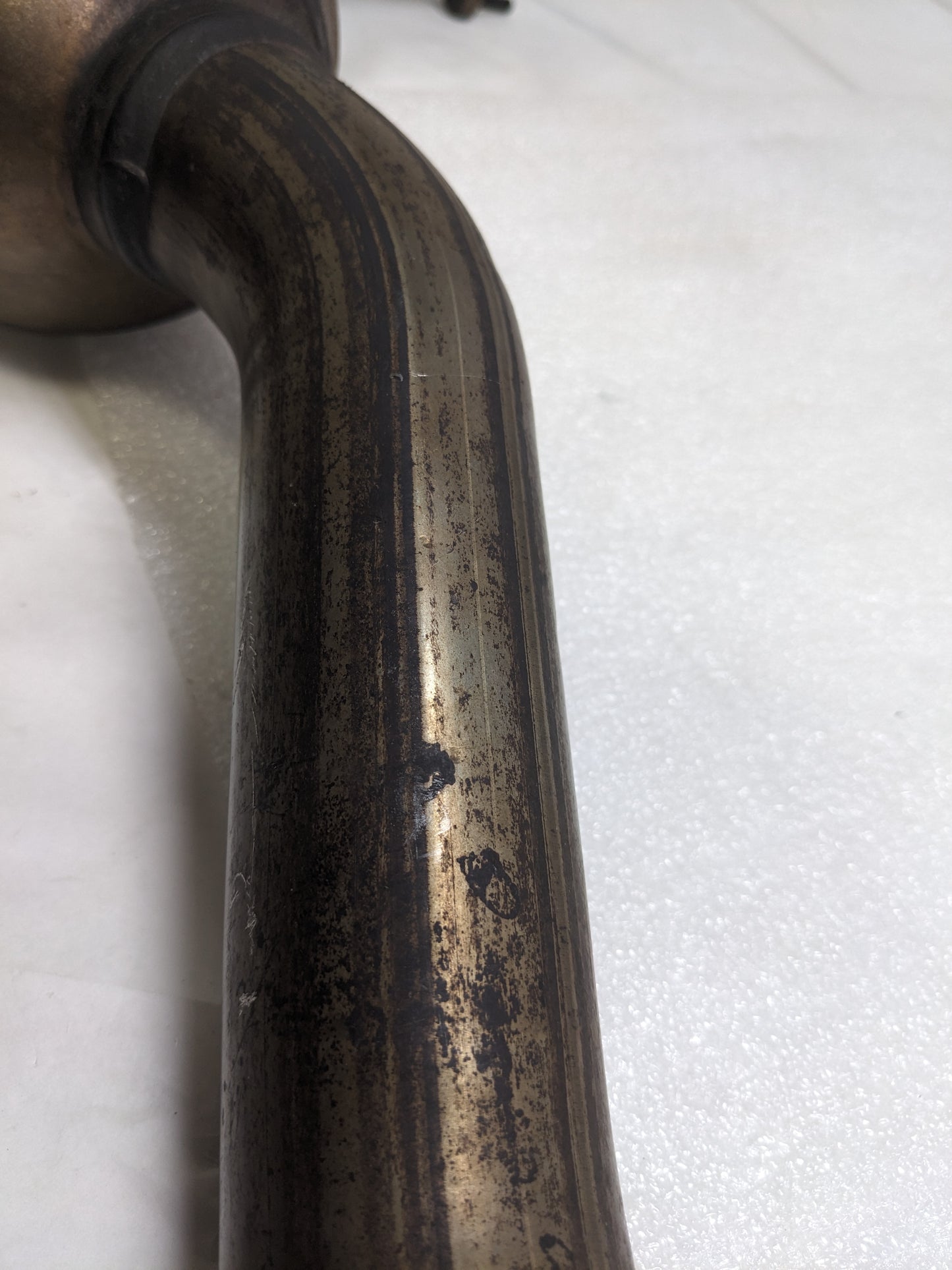 PORSCHE 99611303 CATALYTIC CONVERTER FOR 2002 PORSCHE DRIVER SIDE USED H2