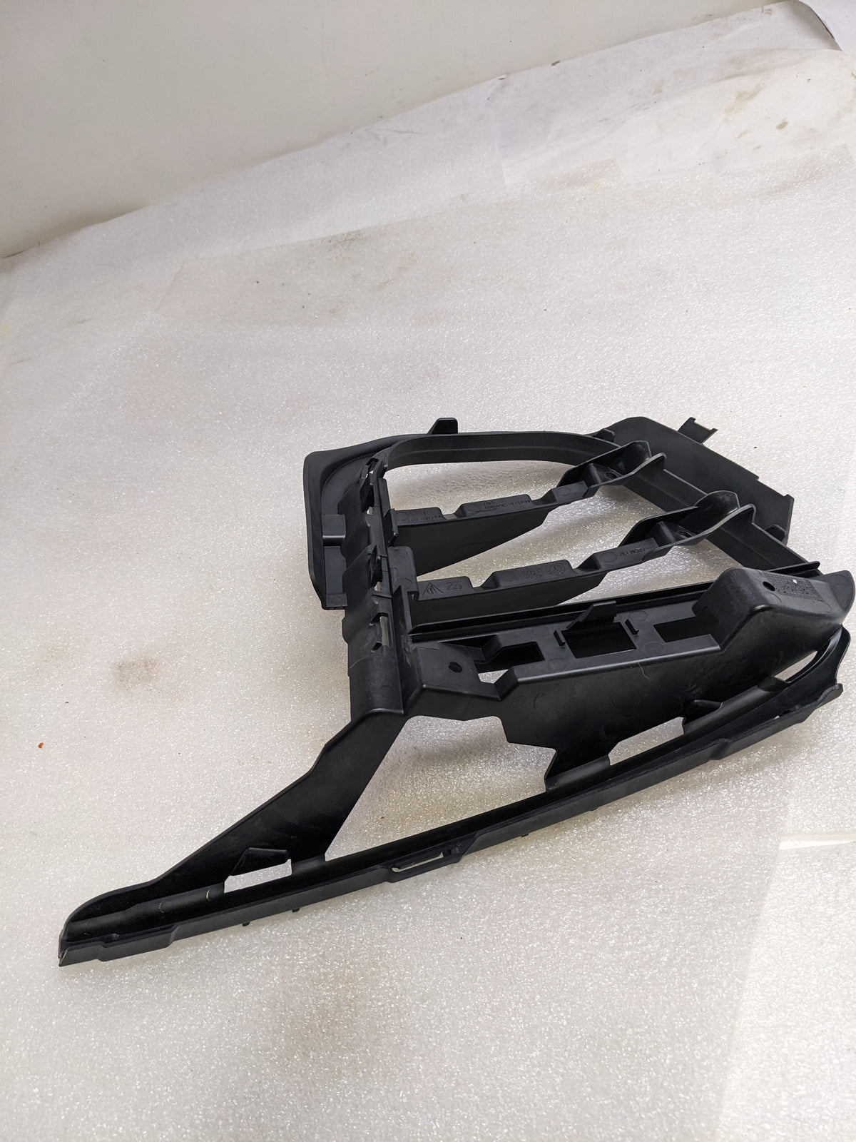PORSCHE 95B8076811E0 OUTER GRILLE LEFT FOR 2015-2018 MACAN NEW R21