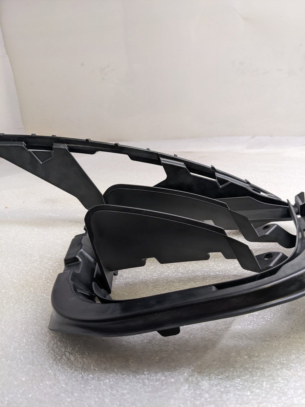 PORSCHE 95B8076811E0 OUTER GRILLE LEFT FOR 2015-2018 MACAN NEW R21