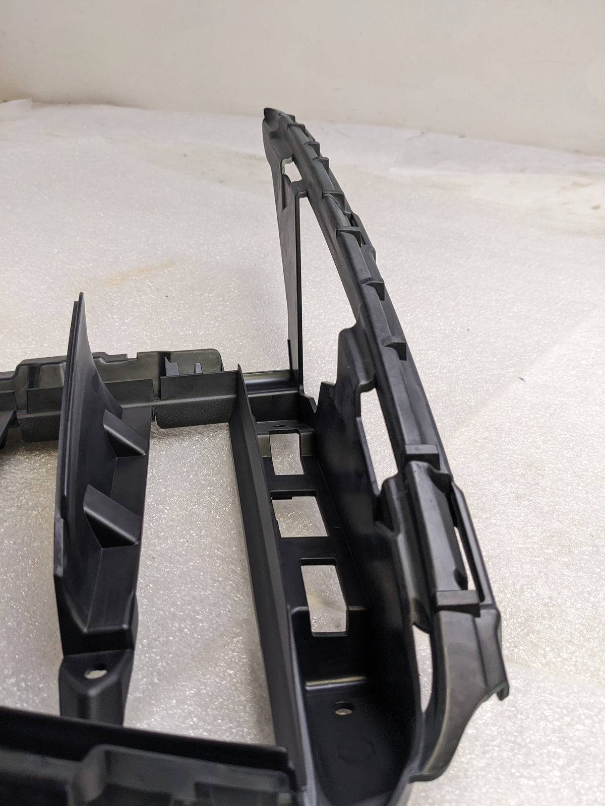PORSCHE 95B8076811E0 OUTER GRILLE LEFT FOR 2015-2018 MACAN NEW R21