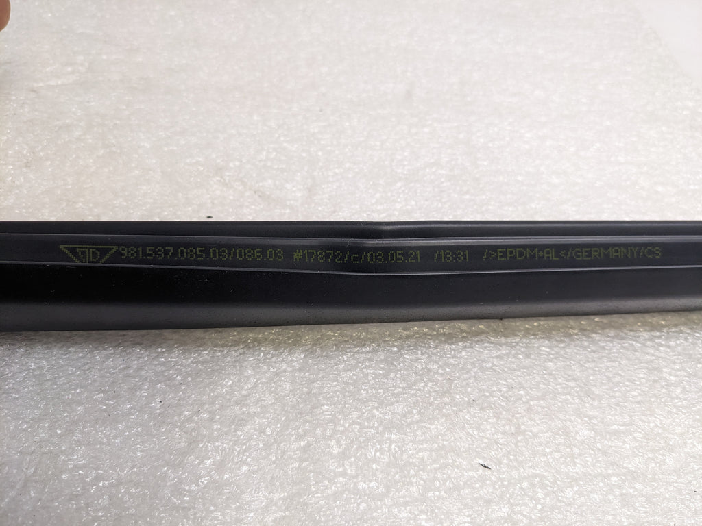 PORSCHE 98153708603 DOOR BELT MOLDING FOR 2017-2023 718 BOXSTER NEW R20