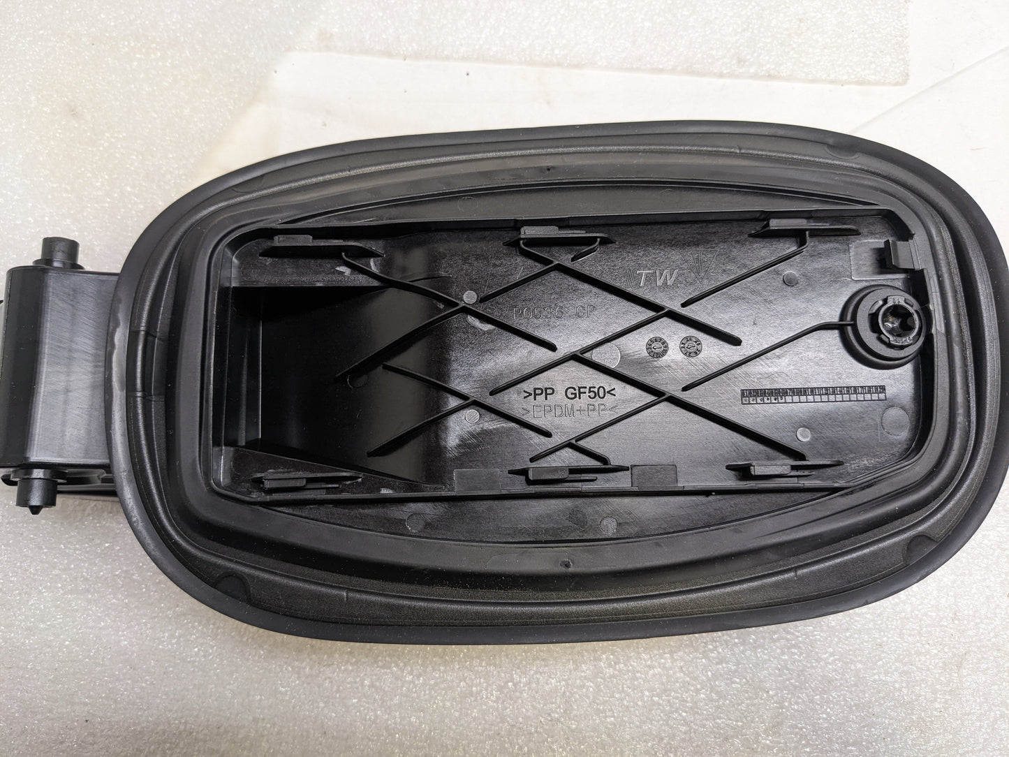 PORSCHE 9Y0810593A DRIVE MOTOR BATTERY PACK CHARGING PORT ASSEMBY FOR 2019-2023 CAYENNE NEW R21