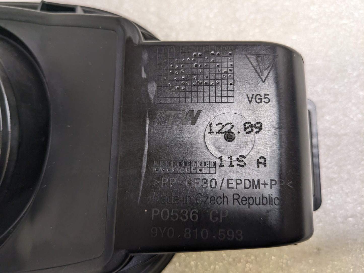 PORSCHE 9Y0810593A DRIVE MOTOR BATTERY PACK CHARGING PORT ASSEMBY FOR 2019-2023 CAYENNE NEW R21