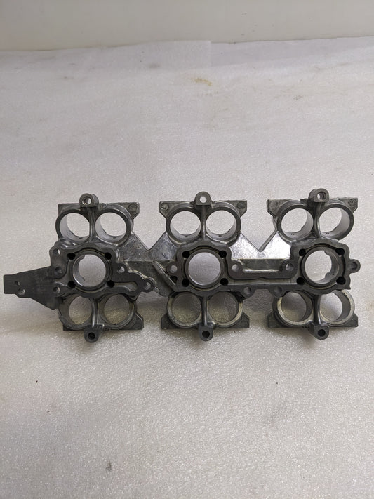 PORSCHE 9961041058R CAMSHAFT FOLLOWER HOUSING FOR 1999-2001 BOXSTER/911 USED R14