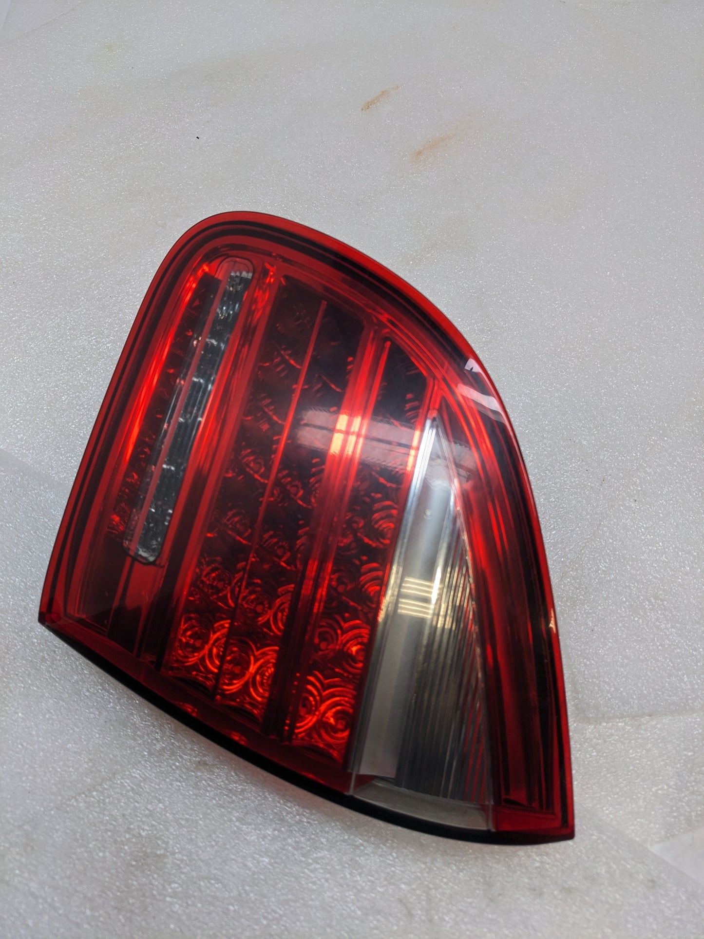 PORSCHE 958945094A TAIL LIGHT ASSEMBLY FOR 2011-2016 CAYENNE NEW SR