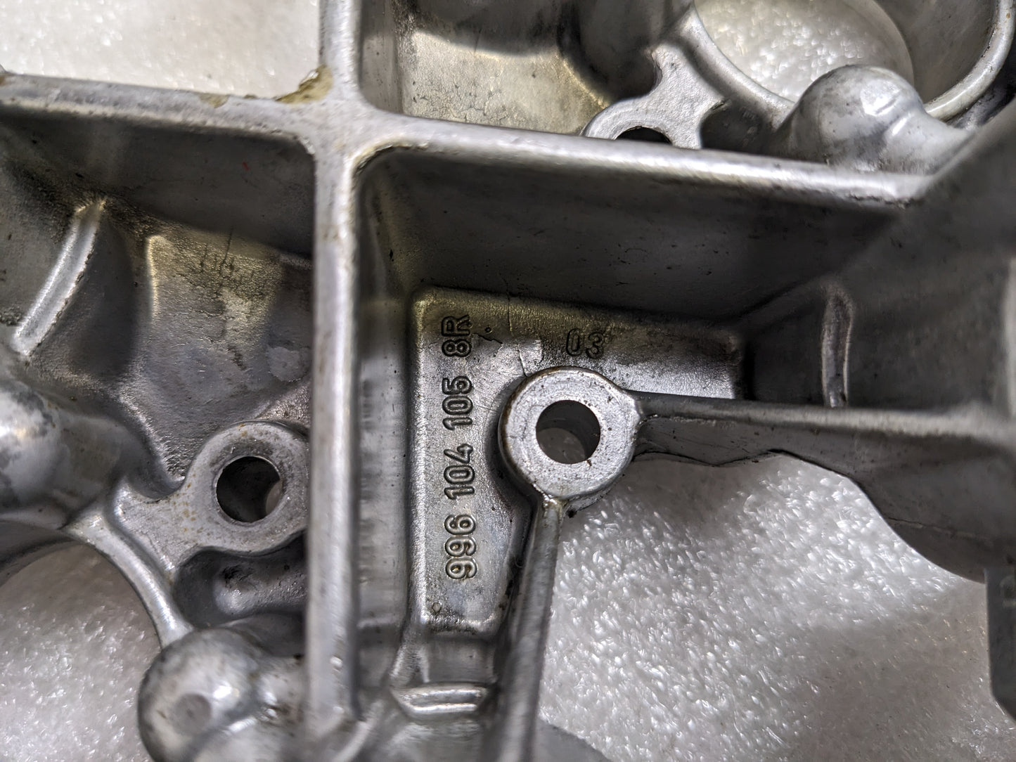 PORSCHE 9961041058R CAMSHAFT FOLLOWER HOUSING FOR 1999-2001 BOXSTER/911 USED R14