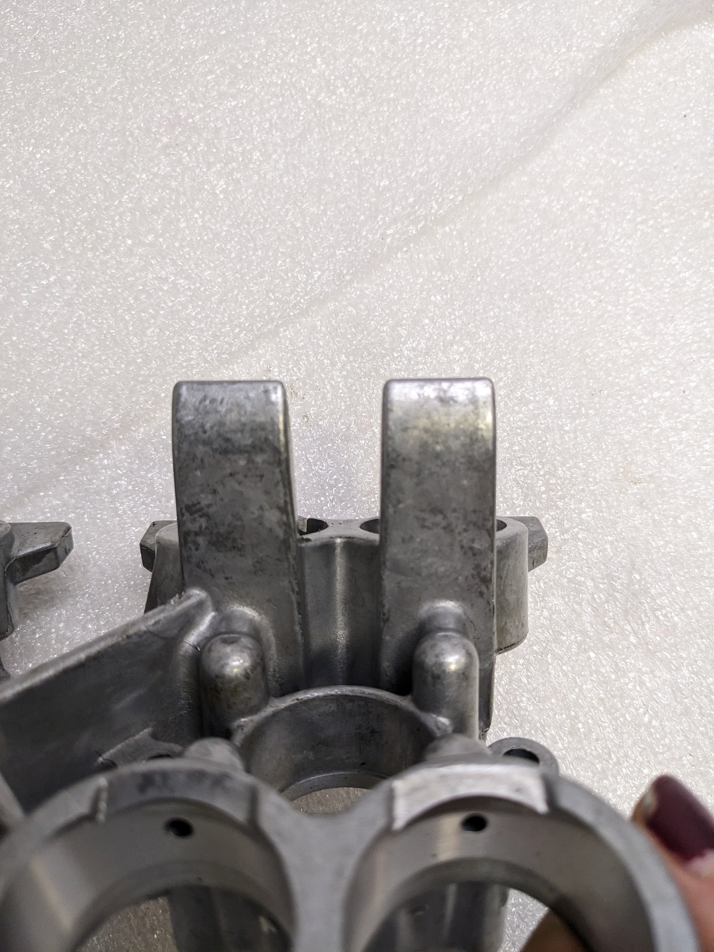 PORSCHE 9961041058R CAMSHAFT FOLLOWER HOUSING FOR 1999-2001 BOXSTER/911 USED R14