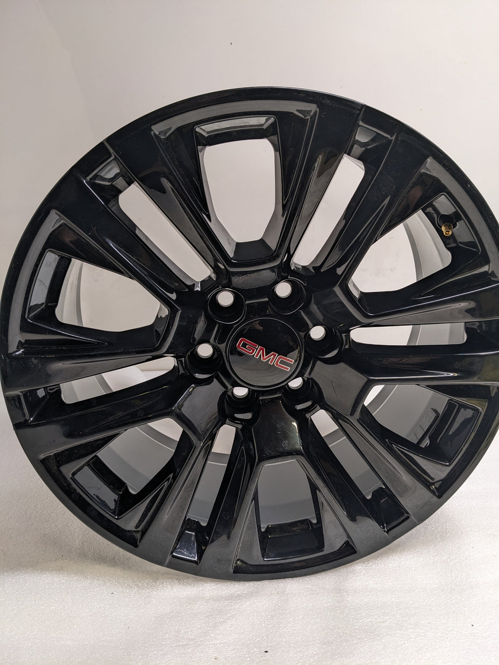 GMC 5917 SIERRA 1500 2019-2024 20X9 28MM 6X5.5 GLOSS BLACK WHEEL NEW B2
